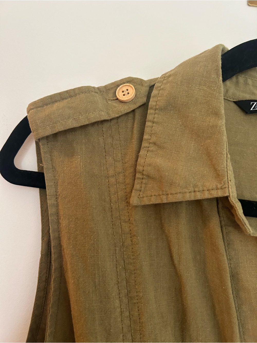 Zara Sleeveless Button-Front Shirt Dress in Olive - Picture 4 of 6